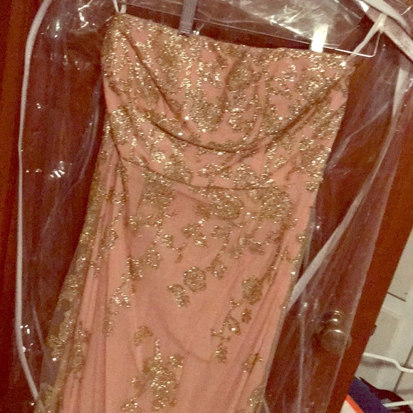 Formal dress - Picture 2 of 2